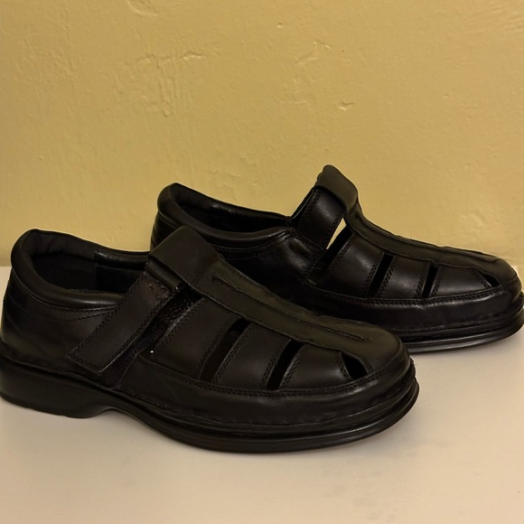 Spring Step Sandals - Picture 2 of 5